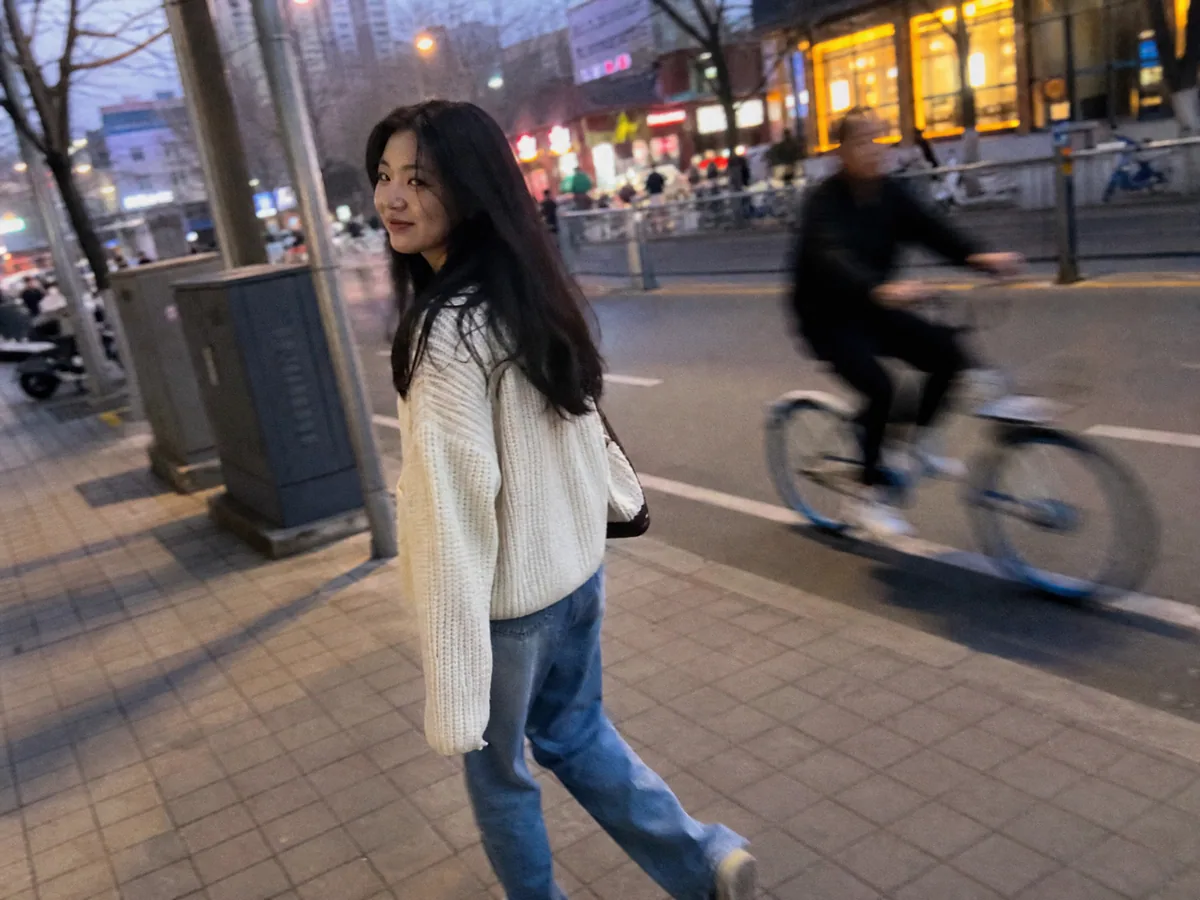 街拍组14号：黄昏路口的那一作品图1·每日大赛参赛作品